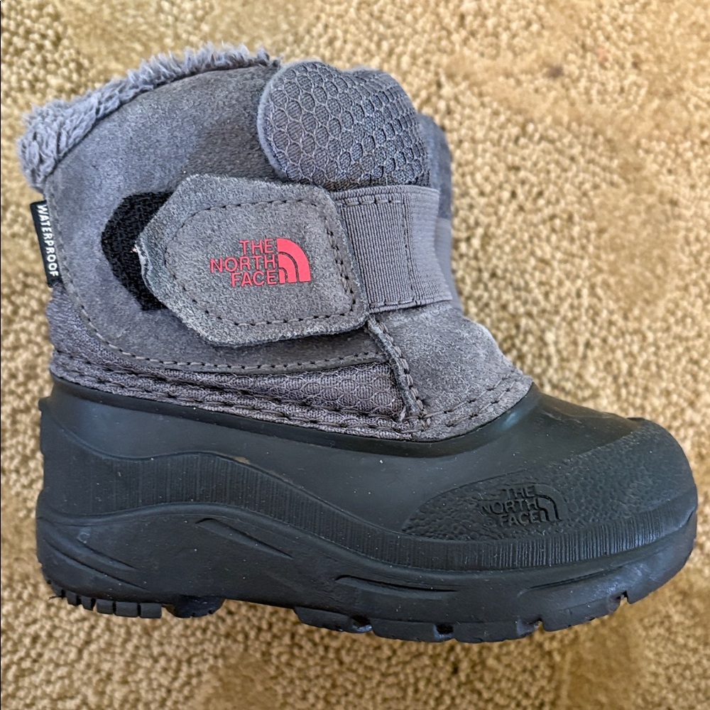 The North Face Kids Black and Gray Snow Boots